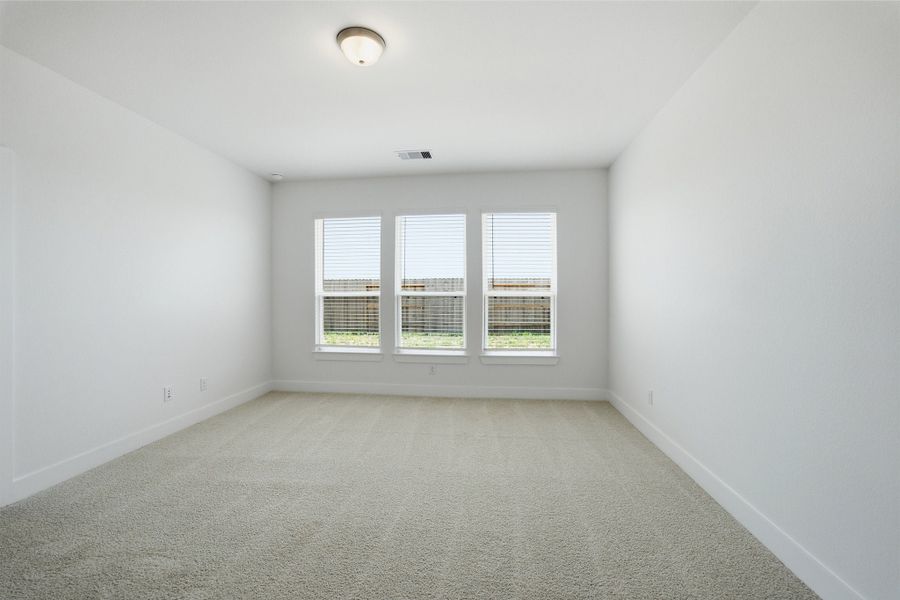 Spacious, unfurnished interior of a new home in River Ranch Meadows, Dayton (Image 62).