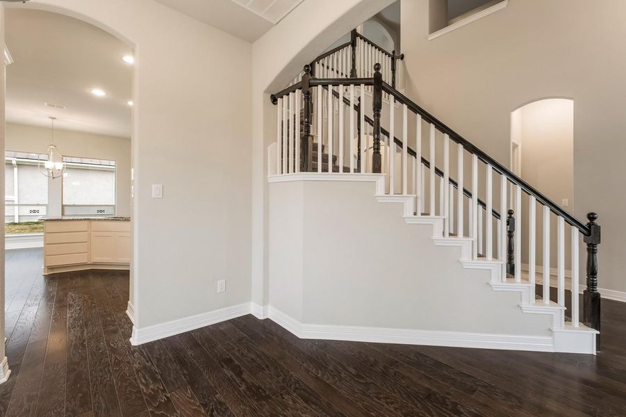 08 8350SierraHermosa 008 Mls