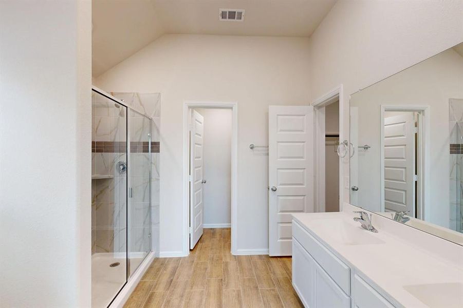 Image 33 of a home in Meadow Park.