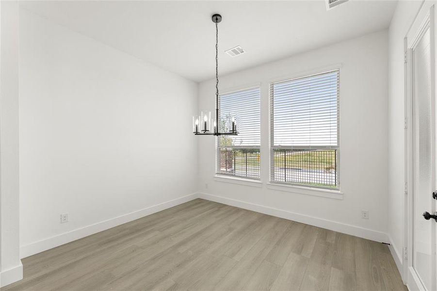 13. 1700 Pepperdine - Nook