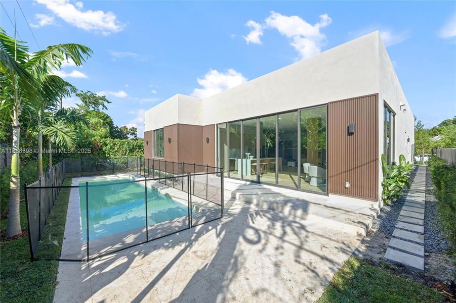 Image 27 of a home in .