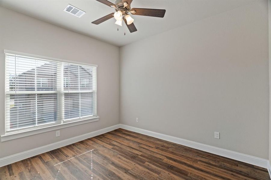 Spacious, unfurnished interior of a new home in , Weatherford (Image 33).