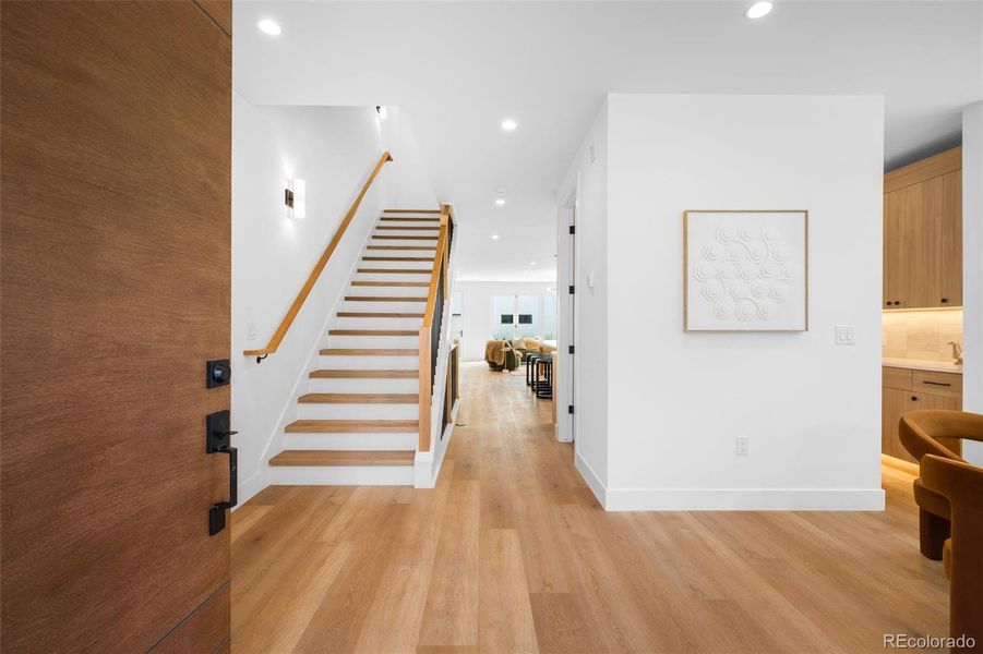 Spacious, unfurnished interior of a new home in , Englewood (Image 33).