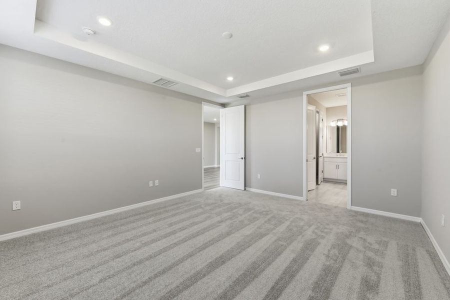 Spacious, unfurnished interior of a new home in Skye Ranch Community Group Page, Sarasota (Image 10).