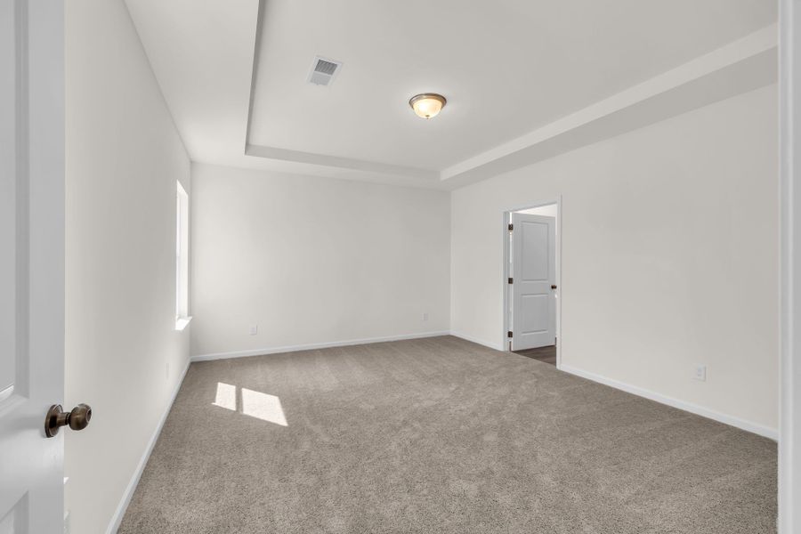 Spacious, unfurnished interior of a new home in Hampshire Hills, Columbia (Image 40).