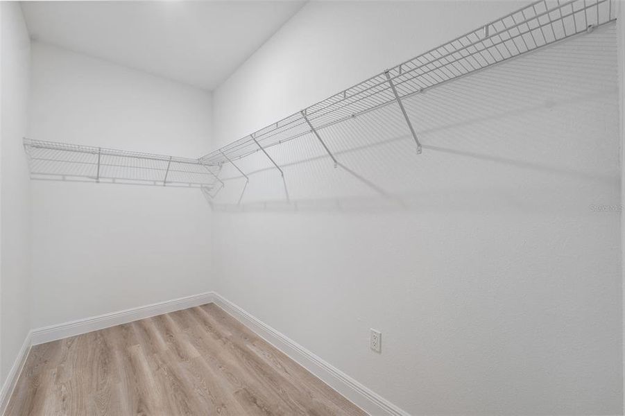 Spacious, unfurnished interior of a new home in , Ocala (Image 23).