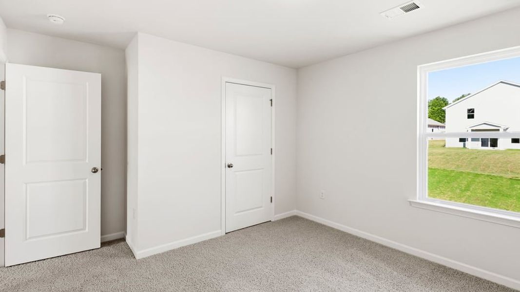 Spacious, unfurnished interior of a new home in Sherwood Gardens, Landrum (Image 27).