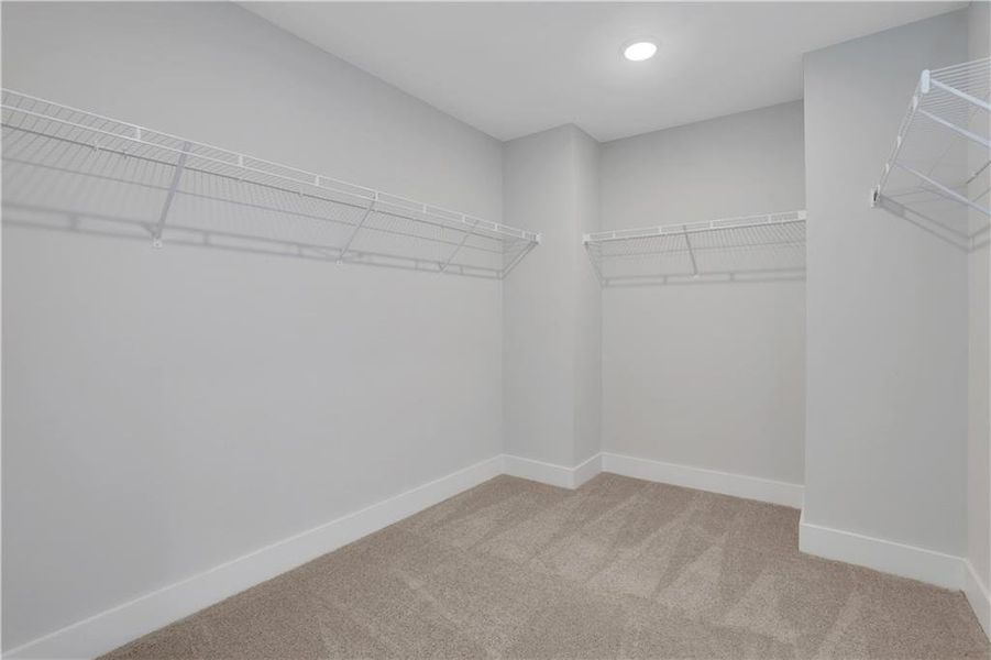 Spacious, unfurnished interior of a new home in Cambridge, Flowery Branch (Image 24).