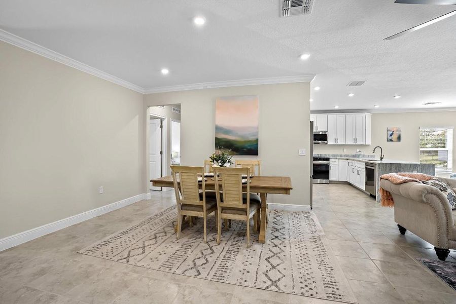 418-Easy-St-HigMedia-022-2000