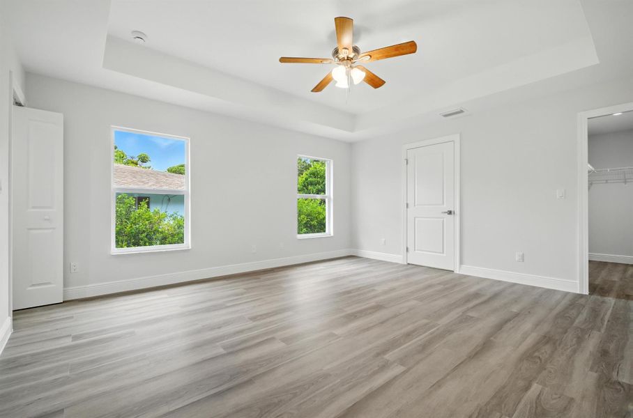 Spacious, unfurnished interior of a new home in , Fort Pierce (Image 16).
