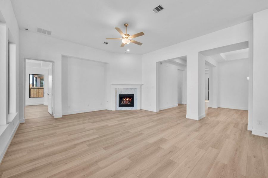 Spacious, unfurnished interior of a new home in Chambers Creek, Willis (Image 30).