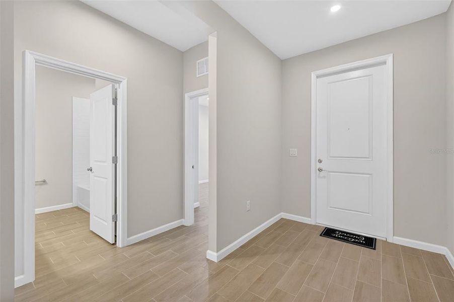 Spacious, unfurnished interior of a new home in , Lady Lake (Image 23).