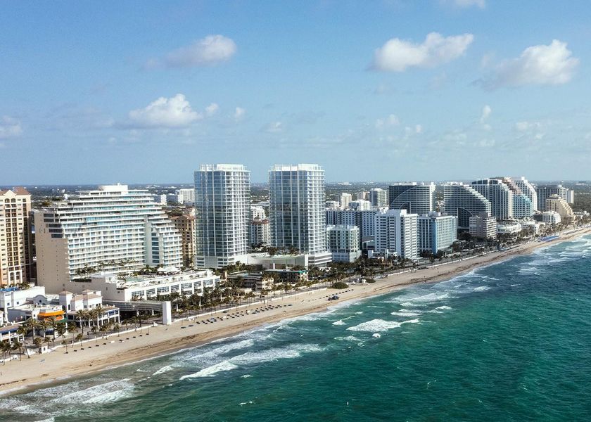 Condo located in Fort Lauderdale, FL showcasing its design and architecture (Image 2). Condo located in Fort Lauderdale, FL showcasing its design and architecture (Image 2).