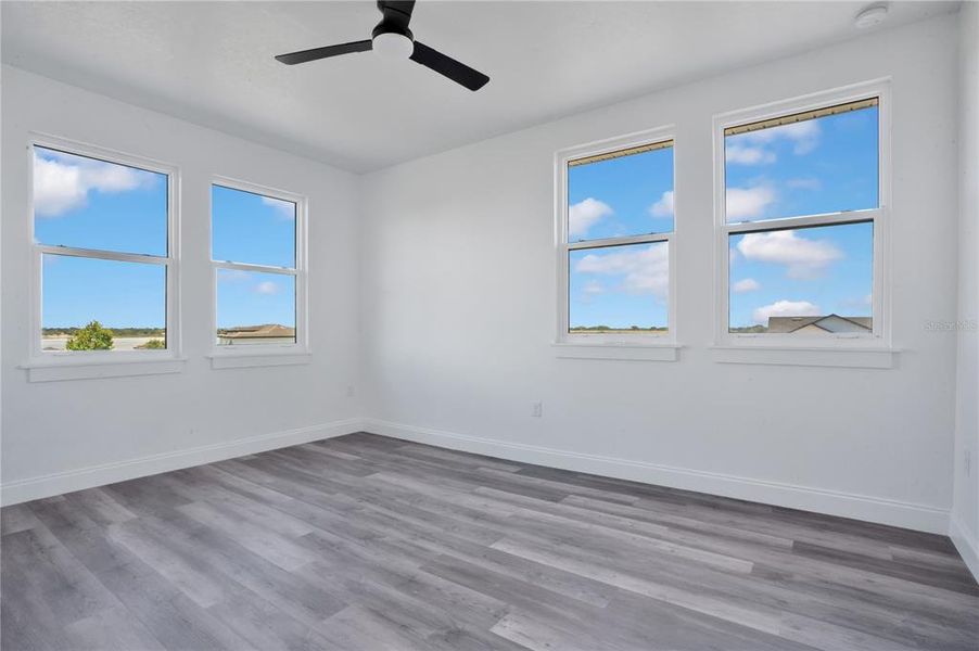 Spacious, unfurnished interior of a new home in , Lake Alfred (Image 27).