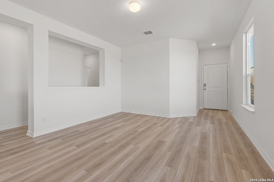 Spacious, unfurnished interior of a new home in Punta Verde, Converse (Image 21). Spacious, unfurnished interior of a new home in Punta Verde, Converse (Image 21).