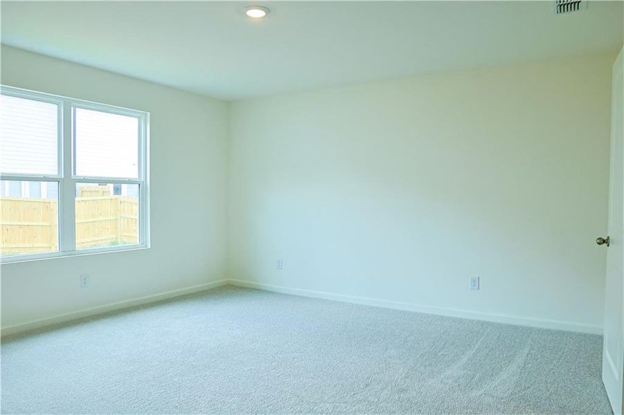 Spacious, unfurnished interior of a new home in Chestnut Grove, Douglasville (Image 19).