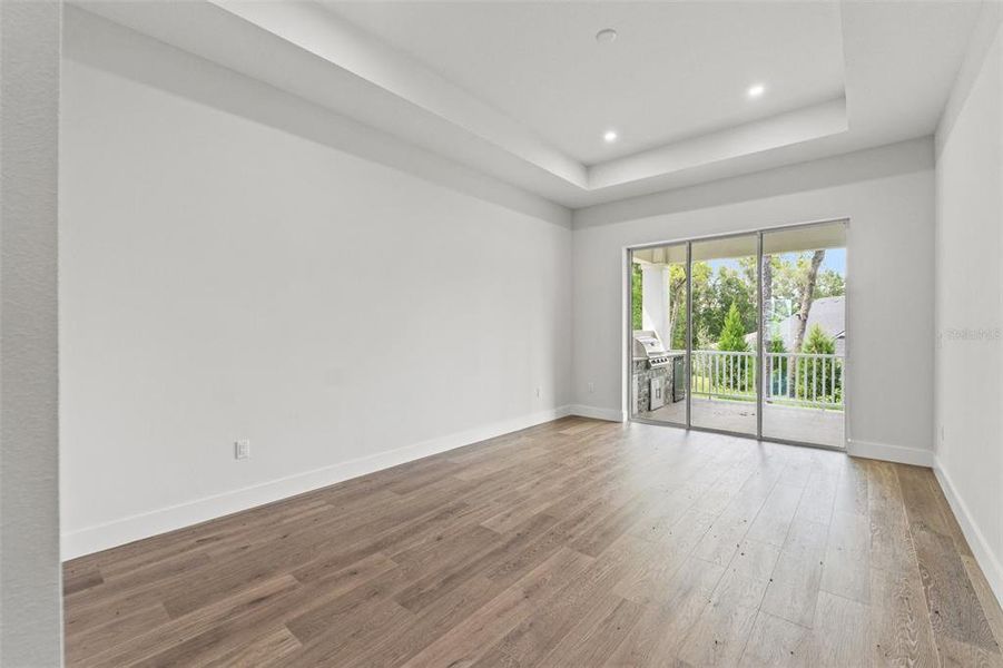 Spacious, unfurnished interior of a new home in Southern Hills Plantation, Brooksville (Image 19).