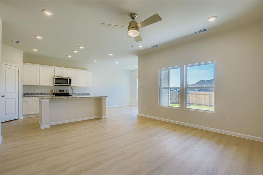 Spacious, unfurnished interior of a new home in Sperling Farms, Ferris (Image 10). Spacious, unfurnished interior of a new home in Sperling Farms, Ferris (Image 10).