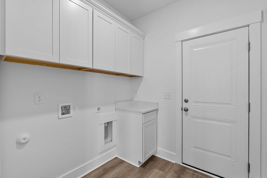 Furnished interior view inside a new home in Fieldstone, Lexington (Image 16).