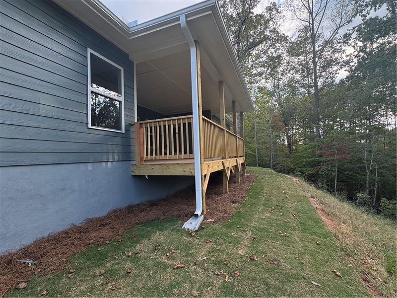 Exterior details and patio area of a home in Tuscany Hills, Douglasville (Image 18).