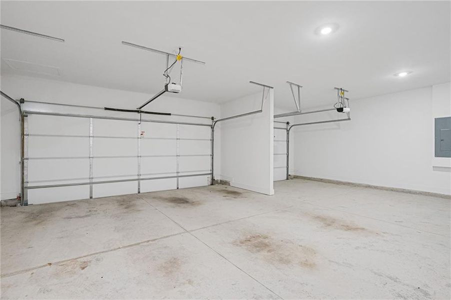 Spacious, unfurnished interior of a new home in , Dallas (Image 26).