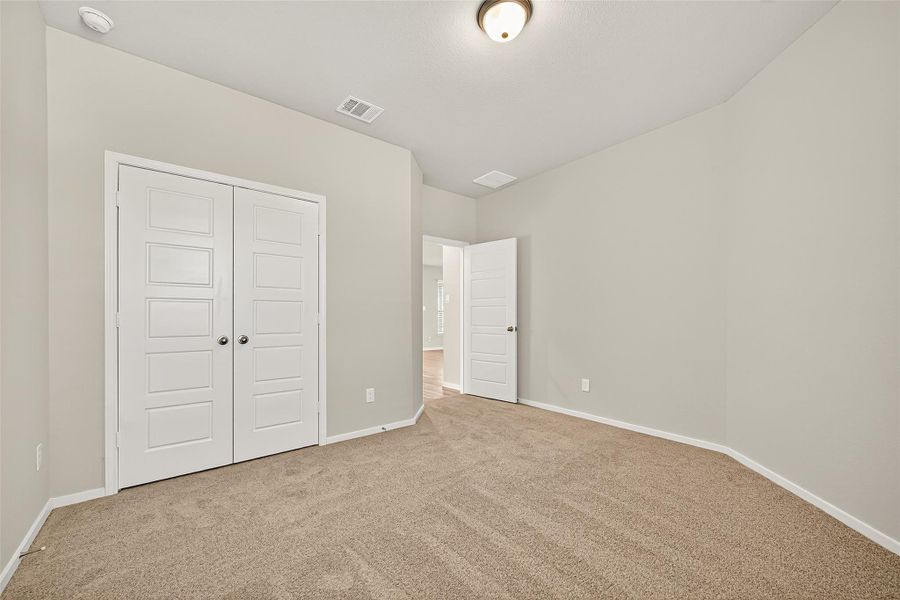 Spacious, unfurnished interior of a new home in Sunterra, Katy (Image 30). Spacious, unfurnished interior of a new home in Sunterra, Katy (Image 30).