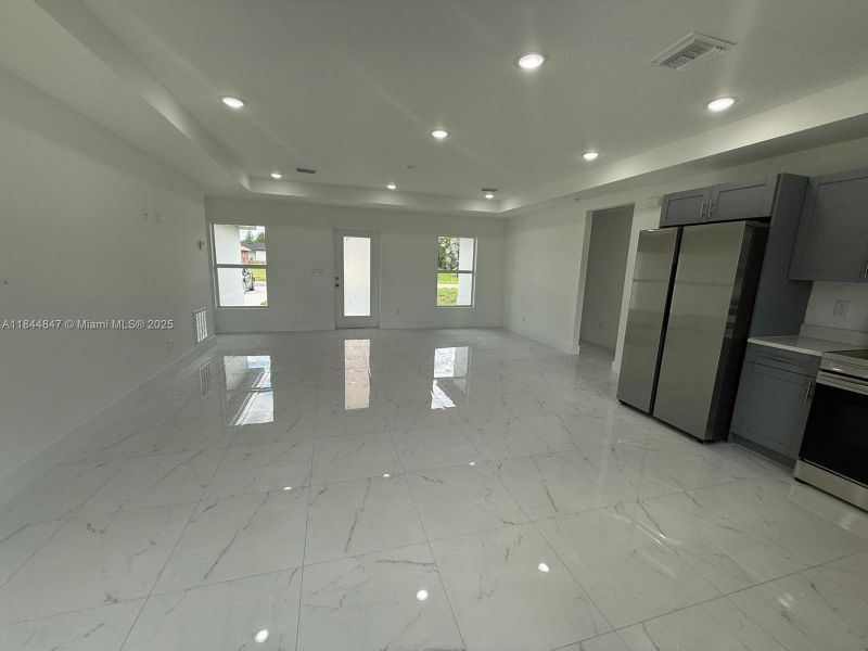 Spacious, unfurnished interior of a new home in , Lehigh Acres (Image 16). Spacious, unfurnished interior of a new home in , Lehigh Acres (Image 16).