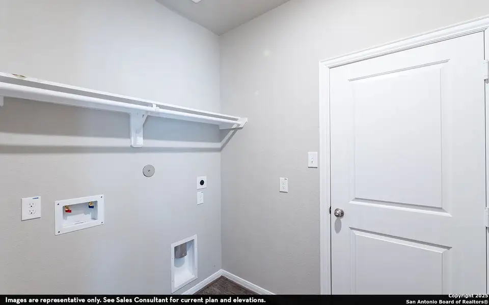 Image 14 of a home in Willow View.