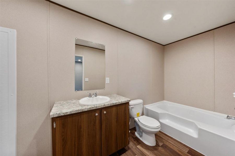 Large master bathroom with a tub! Large master bathroom with a tub!
