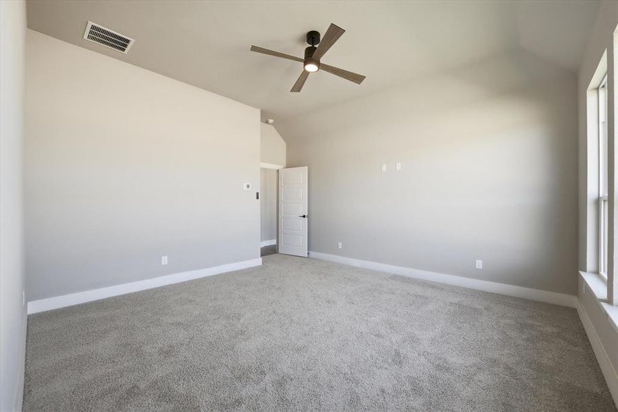Spacious, unfurnished interior of a new home in Zion Valley, Springtown (Image 25).