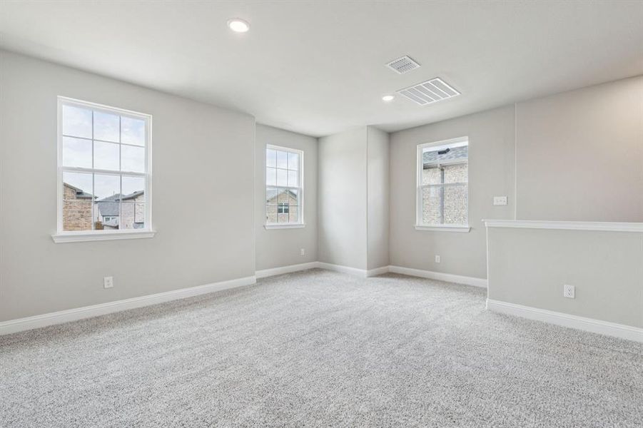 Spacious, unfurnished interior of a new home in AnaCapri, Anna (Image 8).