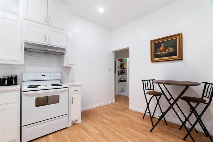 Furnished interior view inside a new home in , Deport (Image 5).