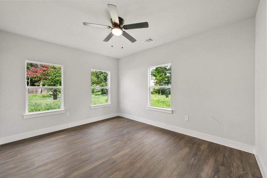 Spacious, unfurnished interior of a new home in , Corsicana (Image 20). Spacious, unfurnished interior of a new home in , Corsicana (Image 20).
