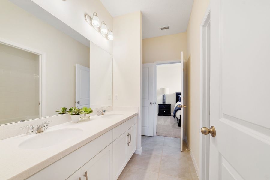 Representative furnished interior of a home built from the Cambridge by Beazer Homes in Estates at Lake Jesup, Sanford (Image 10).