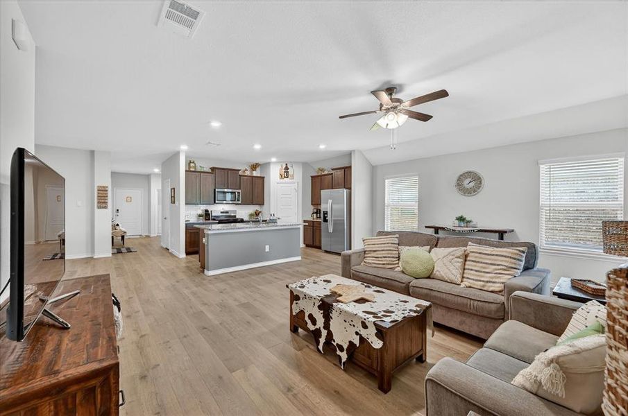 Furnished interior view inside a new home in Williamsburg, Fate (Image 16).