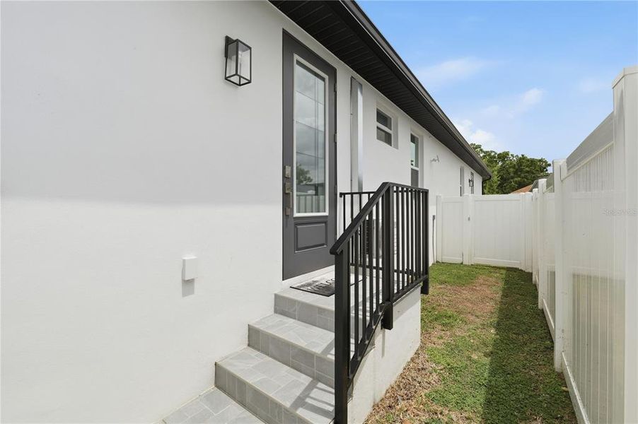 Exterior details and patio area of a home in , Tampa (Image 4).
