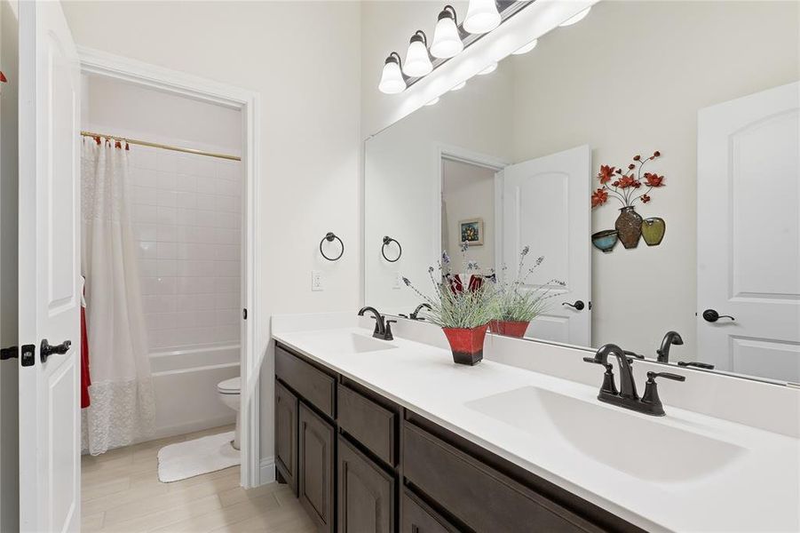 Furnished interior view inside a new home in Oak Hills, Burleson (Image 25).