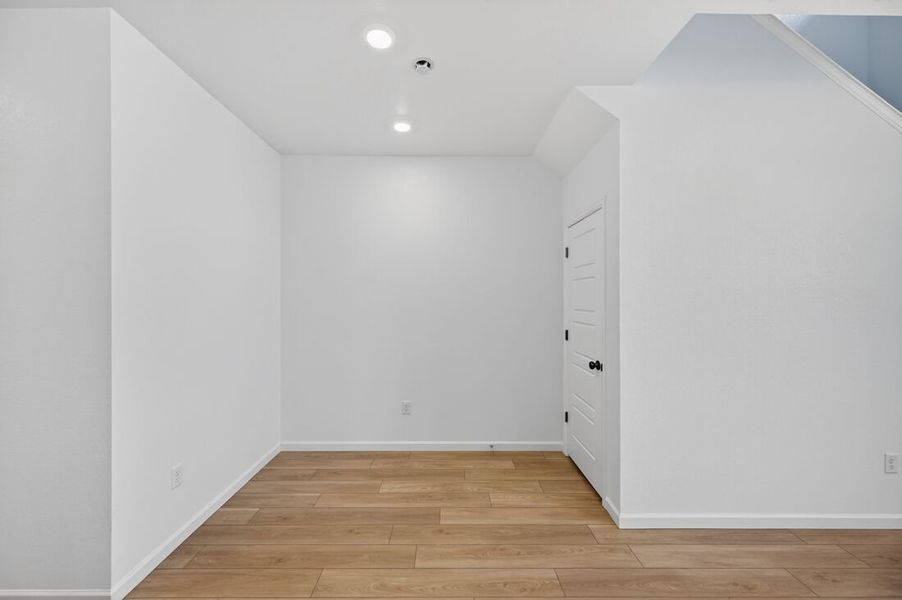 Spacious, unfurnished interior of a new home in Trailstone, Arvada (Image 10).