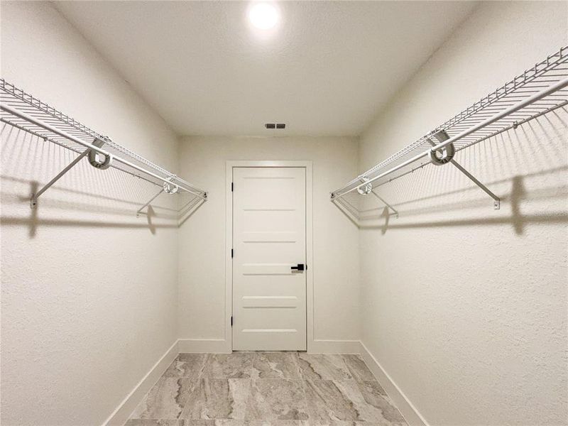 Spacious, unfurnished interior of a new home in , Dunnellon (Image 48).