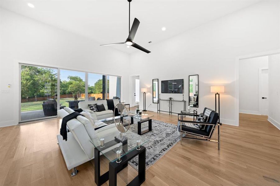 Furnished interior view inside a new home in , Dallas (Image 6).