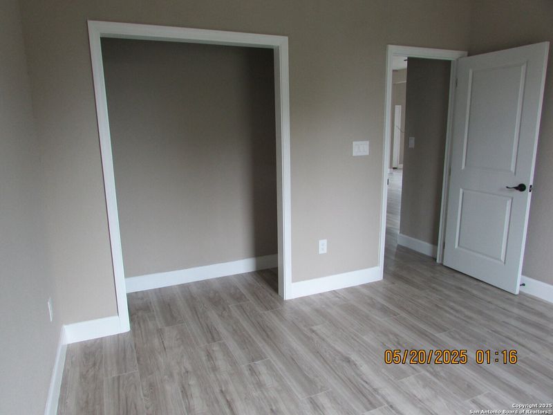 Spacious, unfurnished interior of a new home in , San Antonio (Image 20).