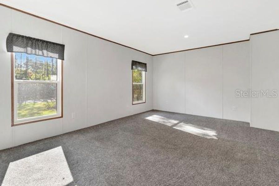 Spacious, unfurnished interior of a new home in , Crystal River (Image 14).