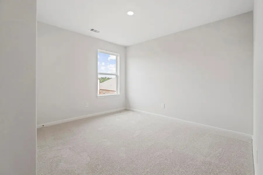 Spacious, unfurnished interior of a new home in Cypress Trails at Bauer Landing, Hockley (Image 7).