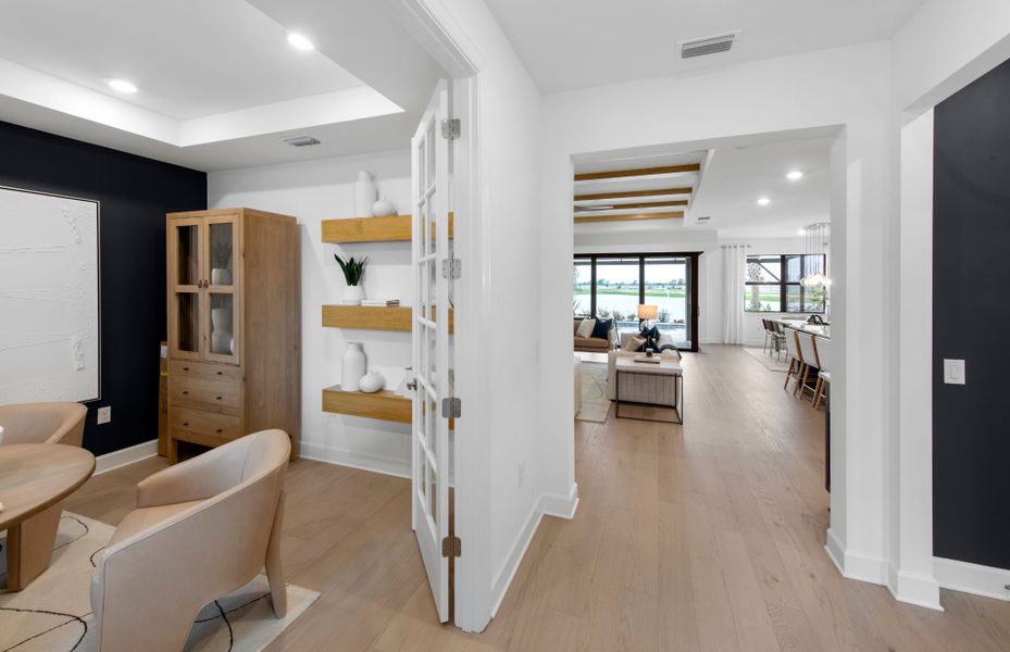 Welcoming entry foyer Welcoming entry foyer