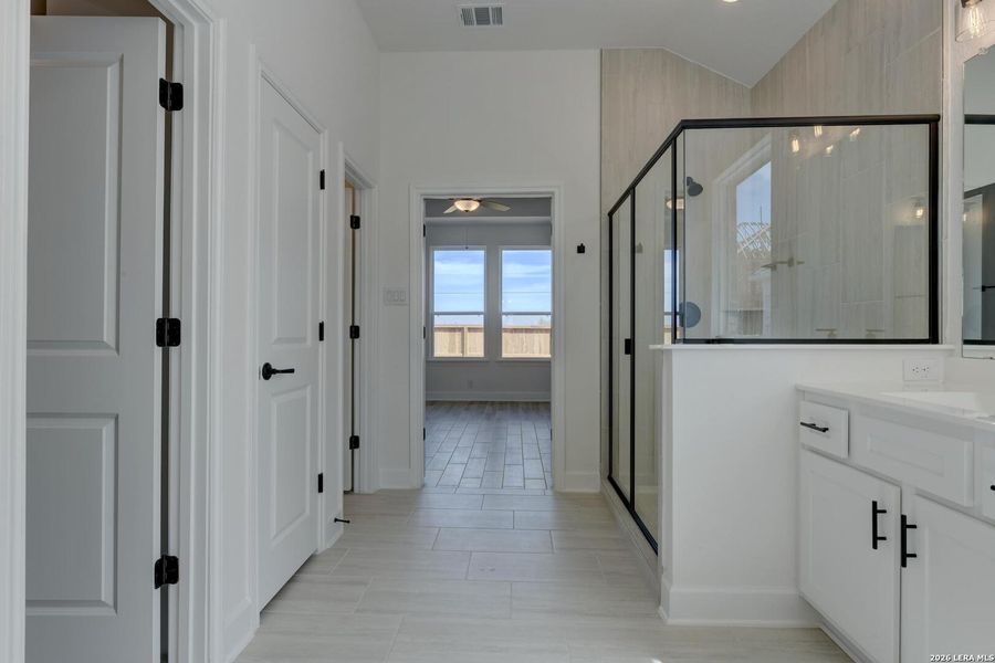 Furnished interior view inside a new home in Waldsanger, New Braunfels (Image 8).