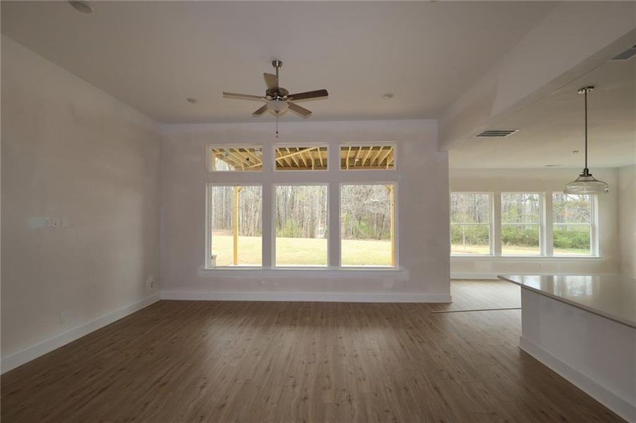 Spacious, unfurnished interior of a new home in Meadow Brook Farms, Cumming (Image 7).