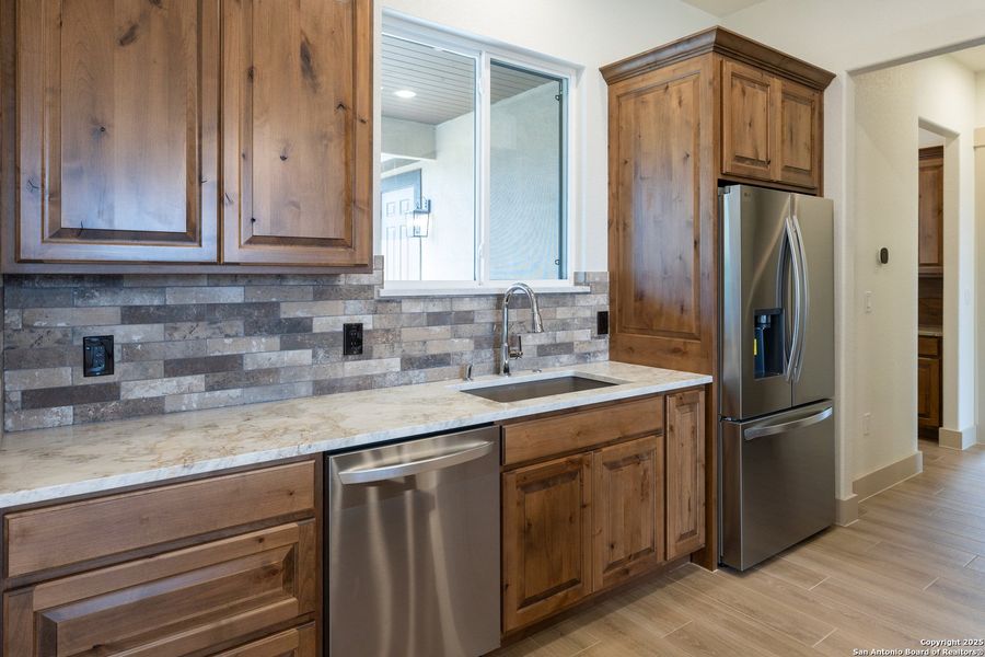 Furnished interior view inside a new home in , Bandera (Image 10).
