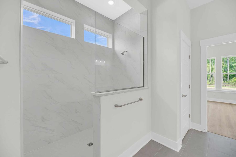 The Honeysuckle - Owner's Bath The Honeysuckle - Owner's Bath