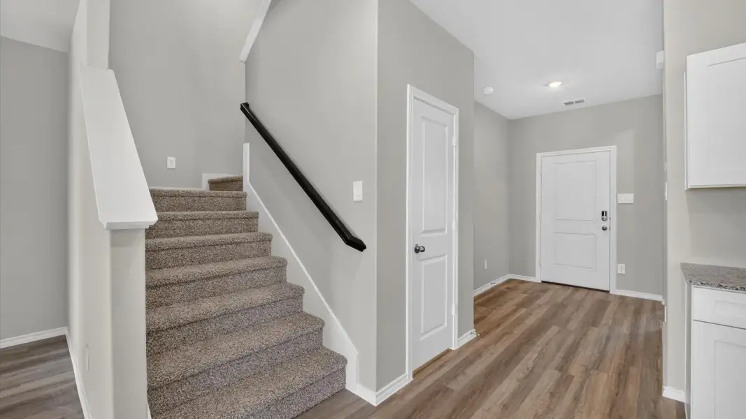 Spacious, unfurnished interior of a new home in Longhorn Estates, Fort Worth (Image 29).