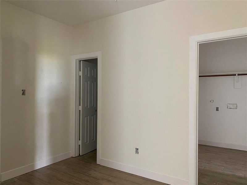 Mud Room/Entry to Half Bath